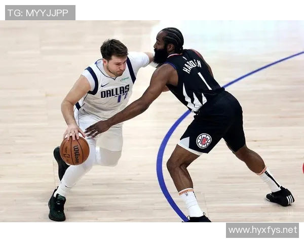 快船与爵士激战正酣NBA直播吧带你全程体验精彩瞬间 快船与爵士激战正酣NBA直播吧带你全程体验精彩瞬间